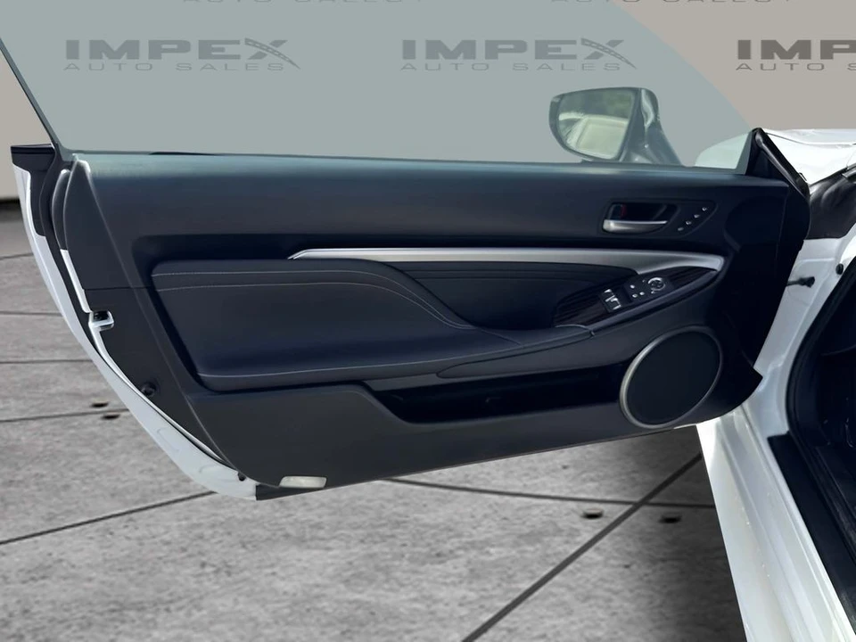 2022 Lexus RC - Image 17 of 24
