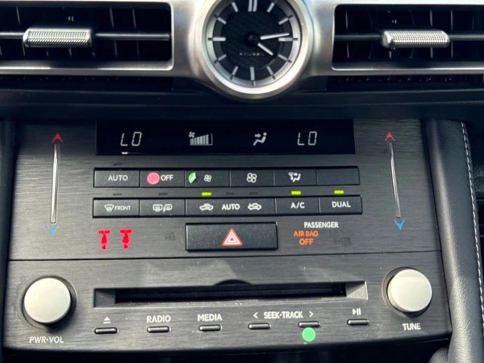 2022 Lexus RC - Image 11 of 24