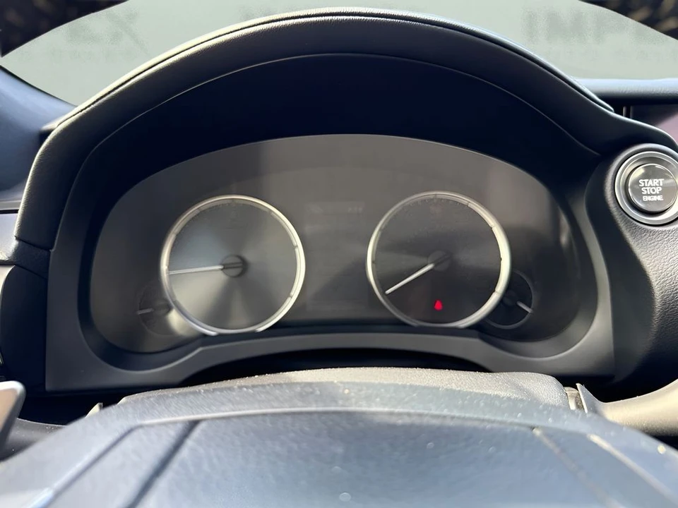 2022 Lexus RC - Image 15 of 24