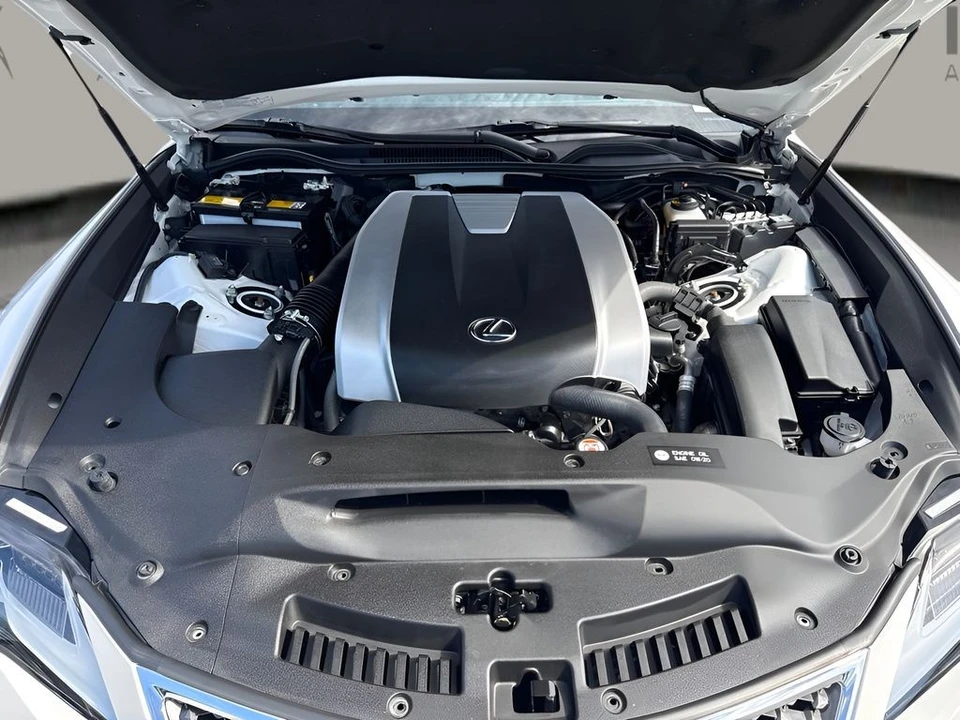 2022 Lexus RC - Image 20 of 24