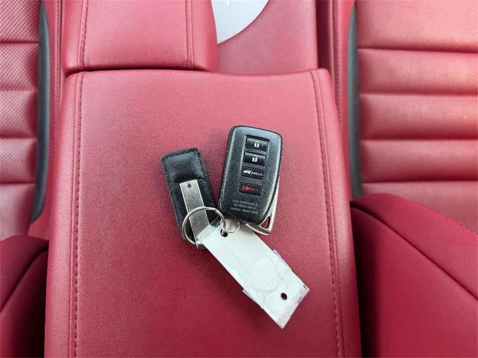 2022 Lexus RX 4th Gen - Image 23 of 31