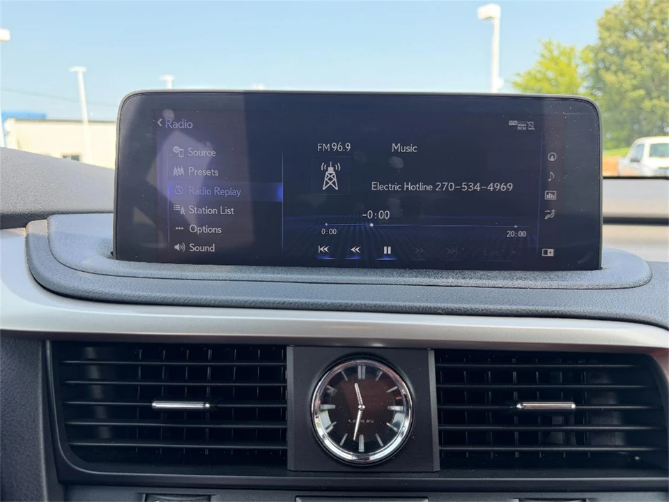 2022 Lexus RX 4th Gen - Image 28 of 31