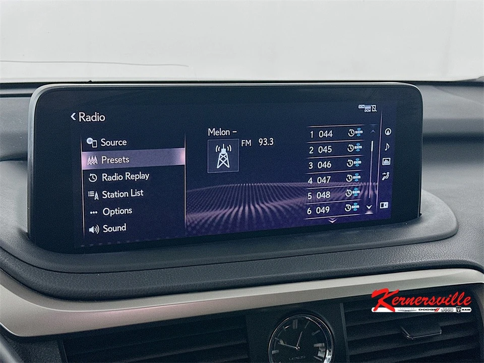 2022 Lexus RX 4th Gen - Image 17 of 21