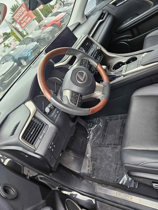 2022 Lexus RX 4th Gen - Image 10 of 16