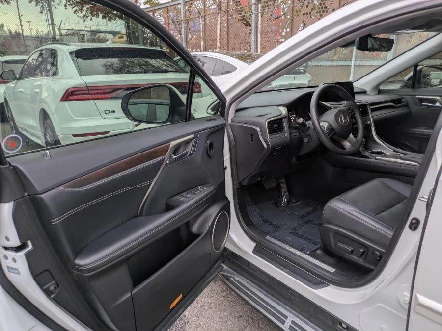 2022 Lexus RX 4th Gen - Image 10 of 11