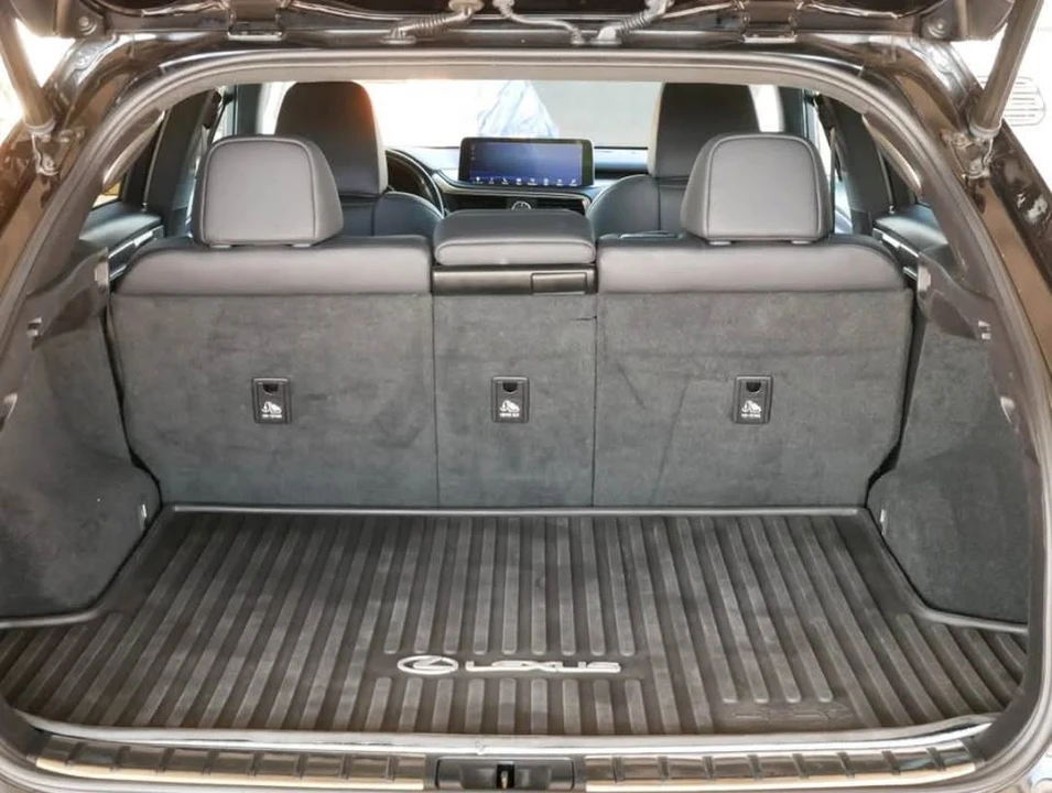 2022 Lexus RX 4th Gen - Image 17 of 20