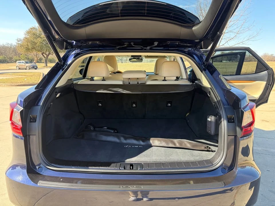 2022 Lexus RX 4th Gen - Image 7 of 17
