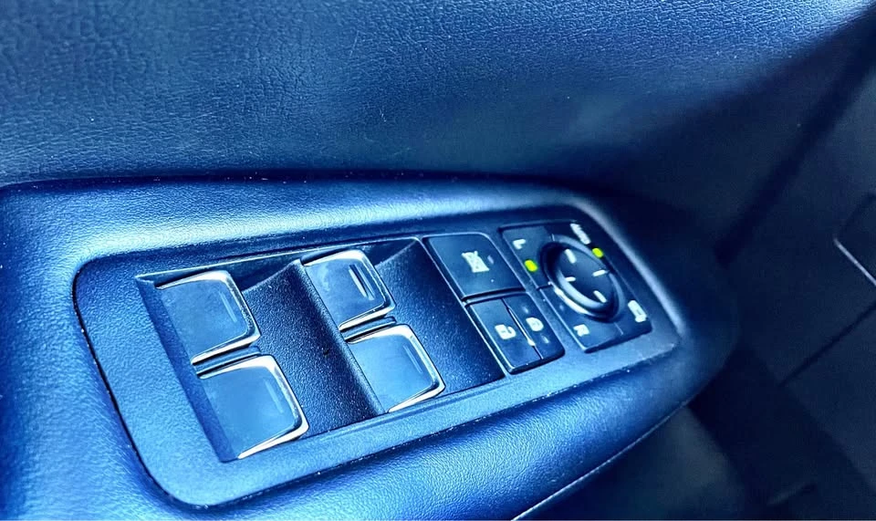2022 Lexus RX 4th Gen - Image 18 of 19