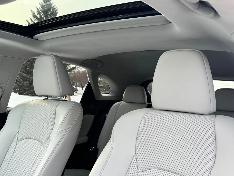 2022 Lexus RX 4th Gen - Image 12 of 18
