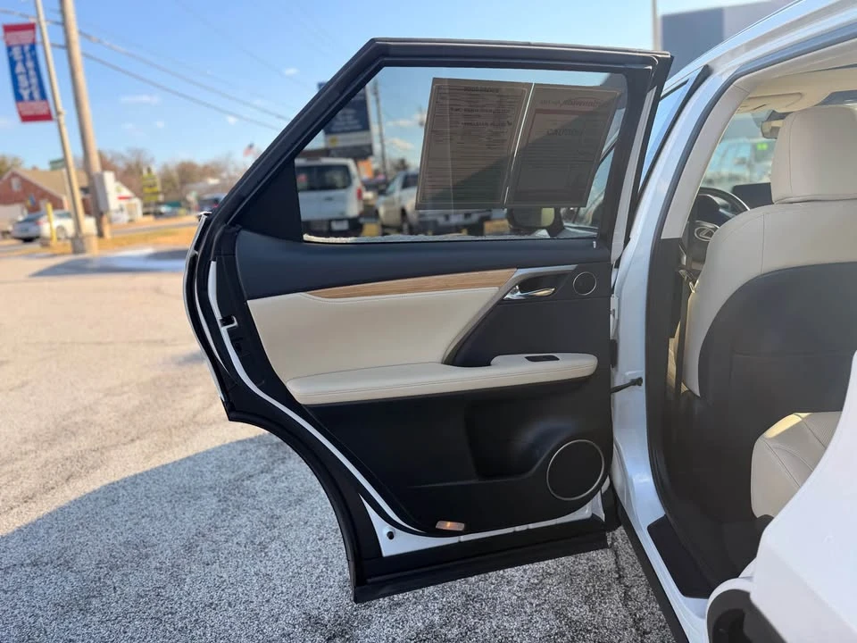 2022 Lexus RX 4th Gen - Image 11 of 16