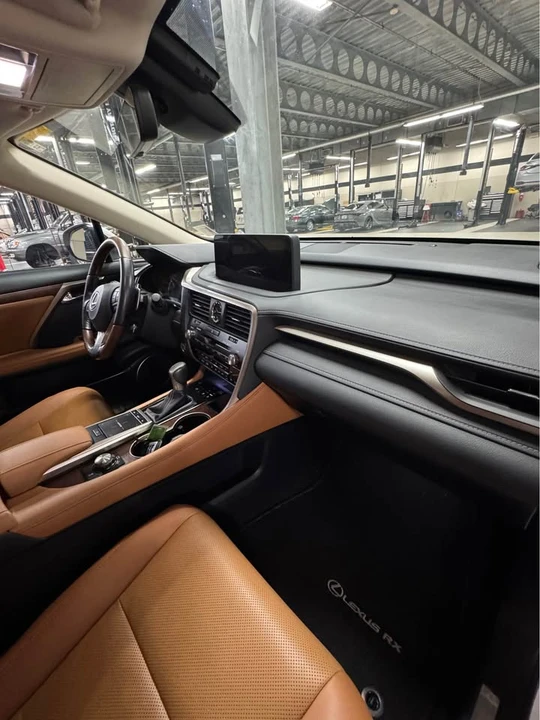2022 Lexus RX 4th Gen - Image 10 of 12