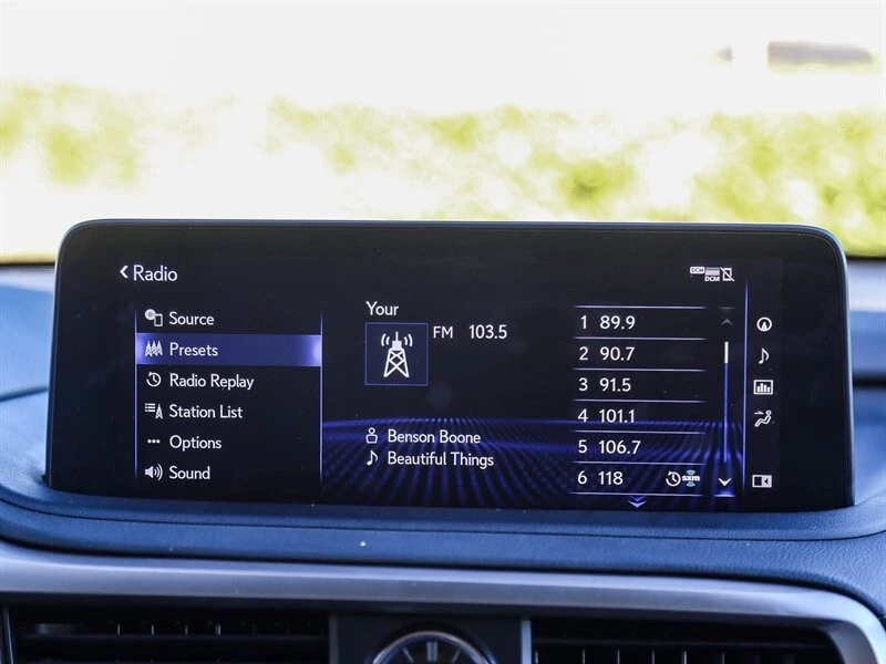 2022 Lexus RX 4th Gen - Image 17 of 21