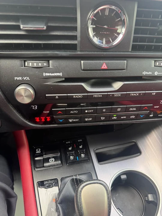 2022 Lexus RX 4th Gen - Image 11 of 15