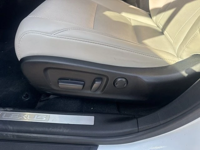 2022 Lexus RX 4th Gen - Image 8 of 12