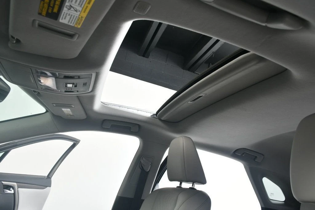 2022 Lexus RX 4th Gen - Image 6 of 12