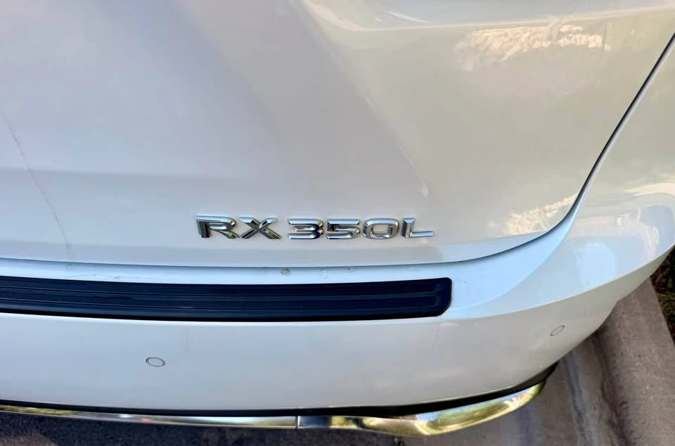 2022 Lexus RX 4th Gen - Image 8 of 20