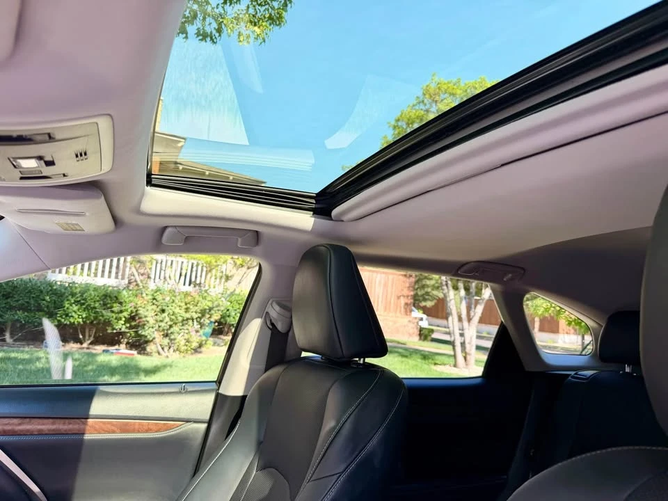 2022 Lexus RX 4th Gen - Image 18 of 20