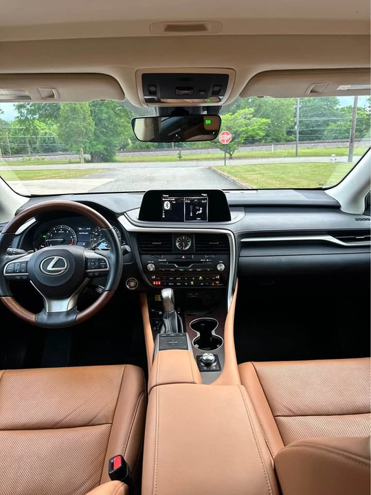 2022 Lexus RX 4th Gen - Image 9 of 10
