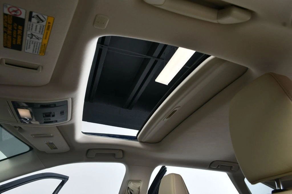 2022 Lexus RX 4th Gen - Image 9 of 12