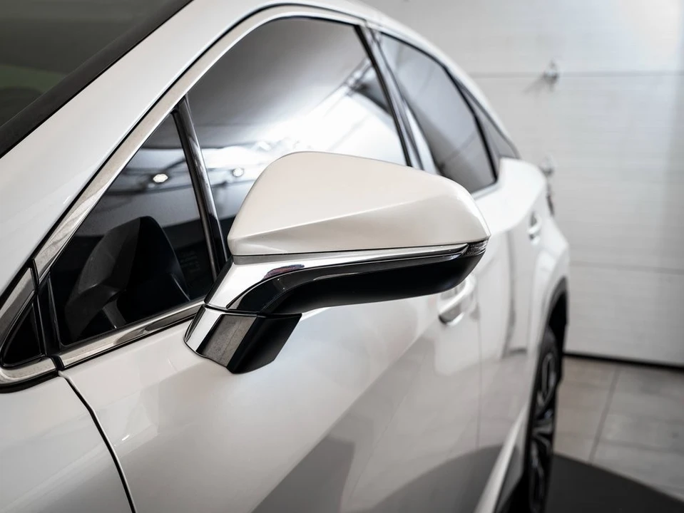 2022 Lexus RX 4th Gen - Image 15 of 21