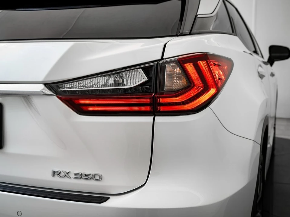 2022 Lexus RX 4th Gen - Image 9 of 21