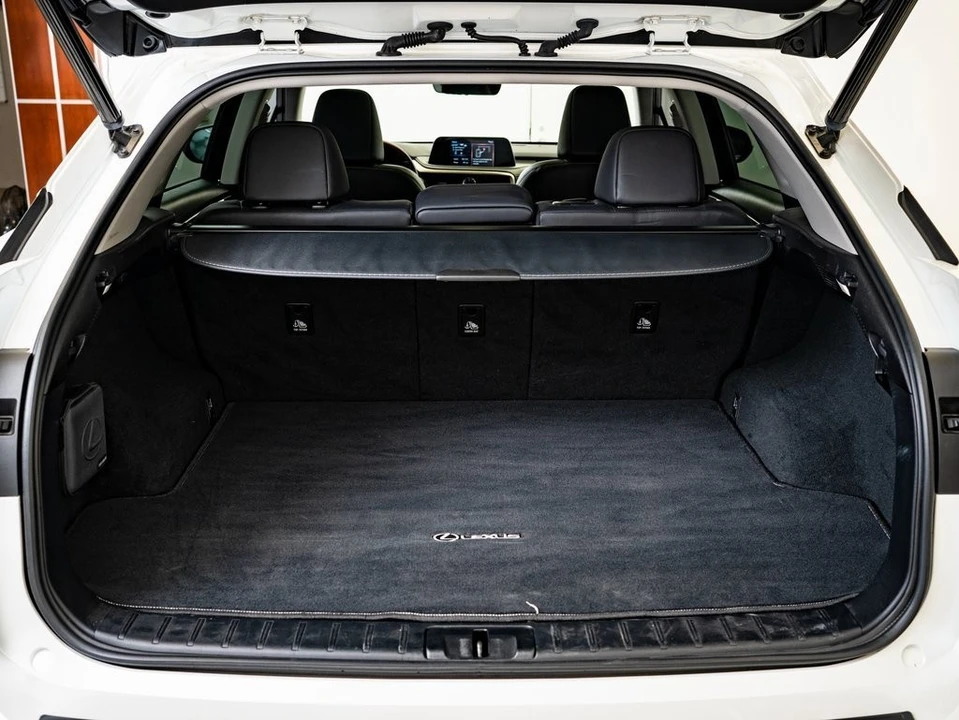2022 Lexus RX 4th Gen - Image 17 of 21