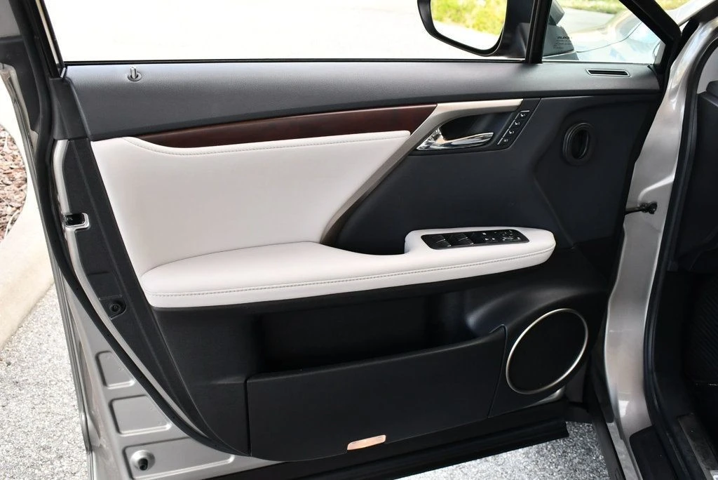 2022 Lexus RX 4th Gen - Image 11 of 12