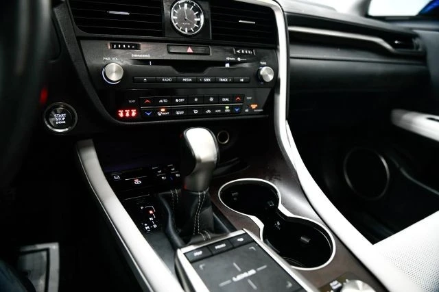 2022 Lexus RX 4th Gen - Image 16 of 21