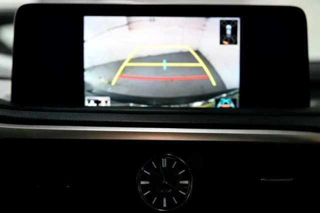 2022 Lexus RX 4th Gen - Image 18 of 21