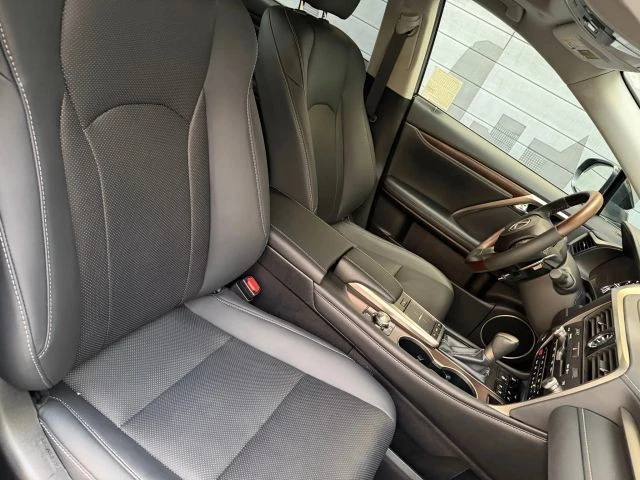 2022 Lexus RX 4th Gen - Image 14 of 21