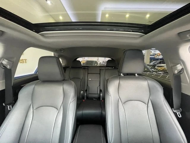 2022 Lexus RX 4th Gen - Image 18 of 31