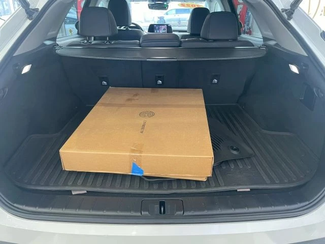 2022 Lexus RX 4th Gen - Image 22 of 31