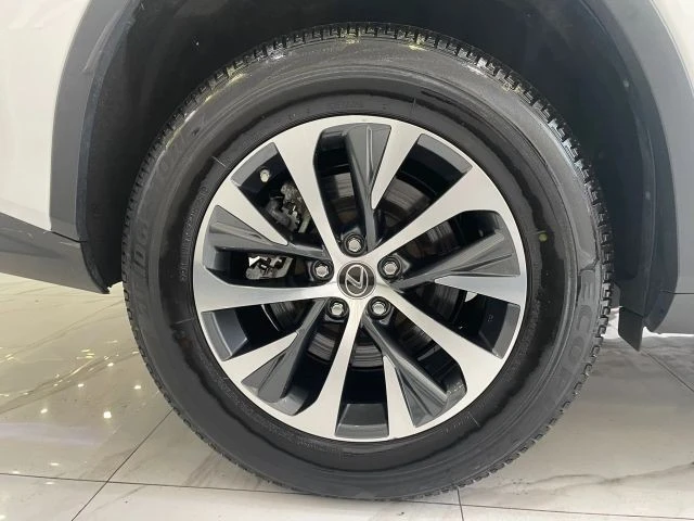 2022 Lexus RX 4th Gen - Image 28 of 31