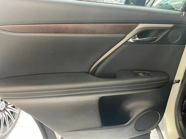 2022 Lexus RX 4th Gen - Image 19 of 31