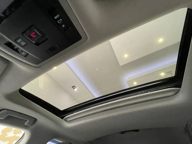 2022 Lexus RX 4th Gen - Image 15 of 21