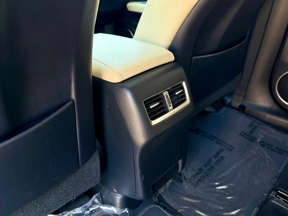 2022 Lexus RX 4th Gen - Image 18 of 21