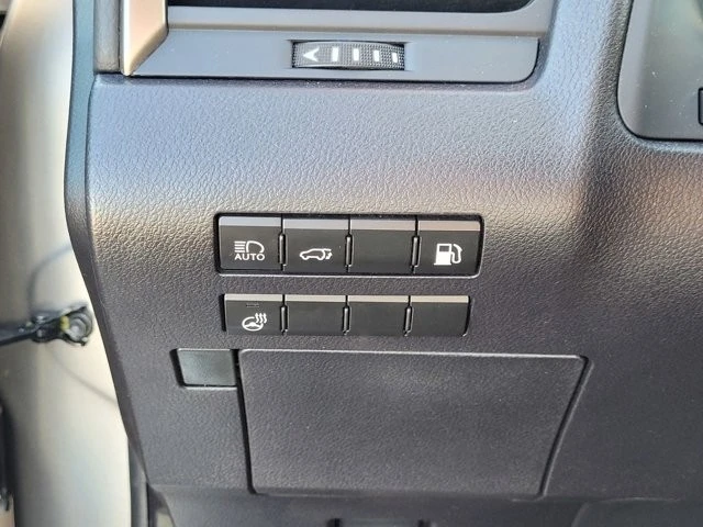 2022 Lexus RX 4th Gen - Image 18 of 21