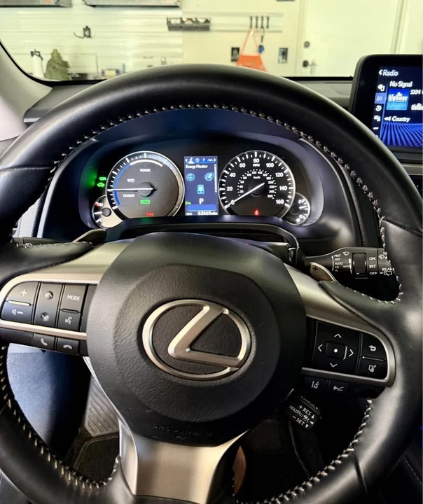 2022 Lexus RX 4th Gen - Image 5 of 10