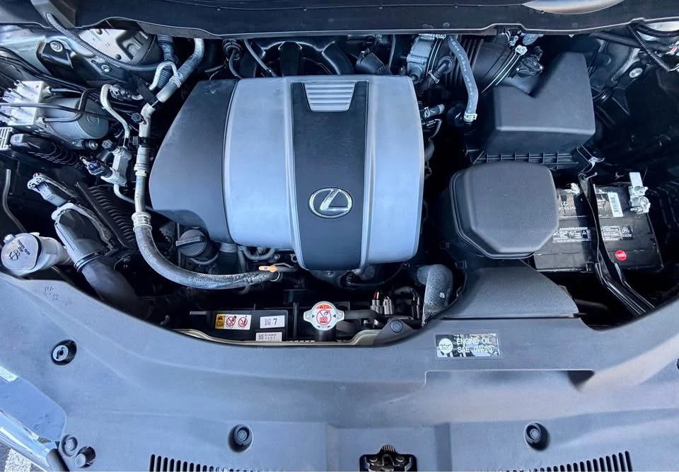 2022 Lexus RX 4th Gen - Image 16 of 18