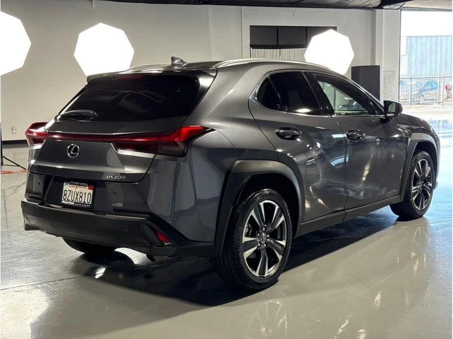2022 Lexus NX - Image 16 of 20