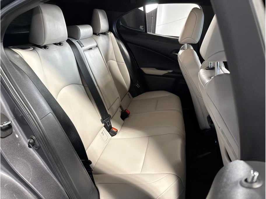 2022 Lexus NX - Image 9 of 20