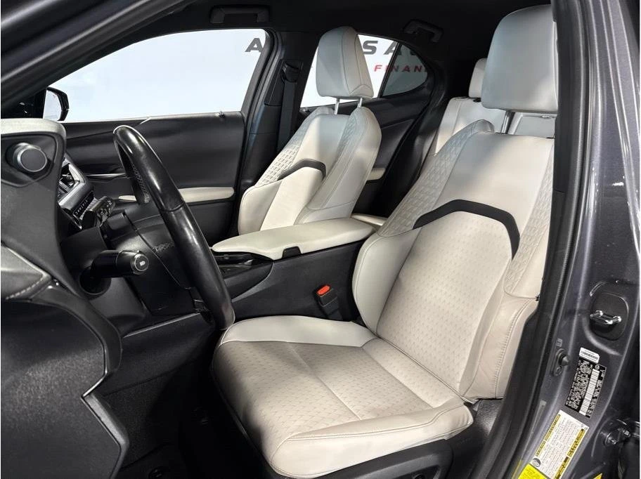 2022 Lexus NX - Image 11 of 20