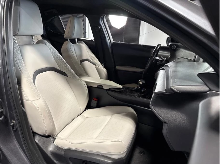 2022 Lexus NX - Image 10 of 20