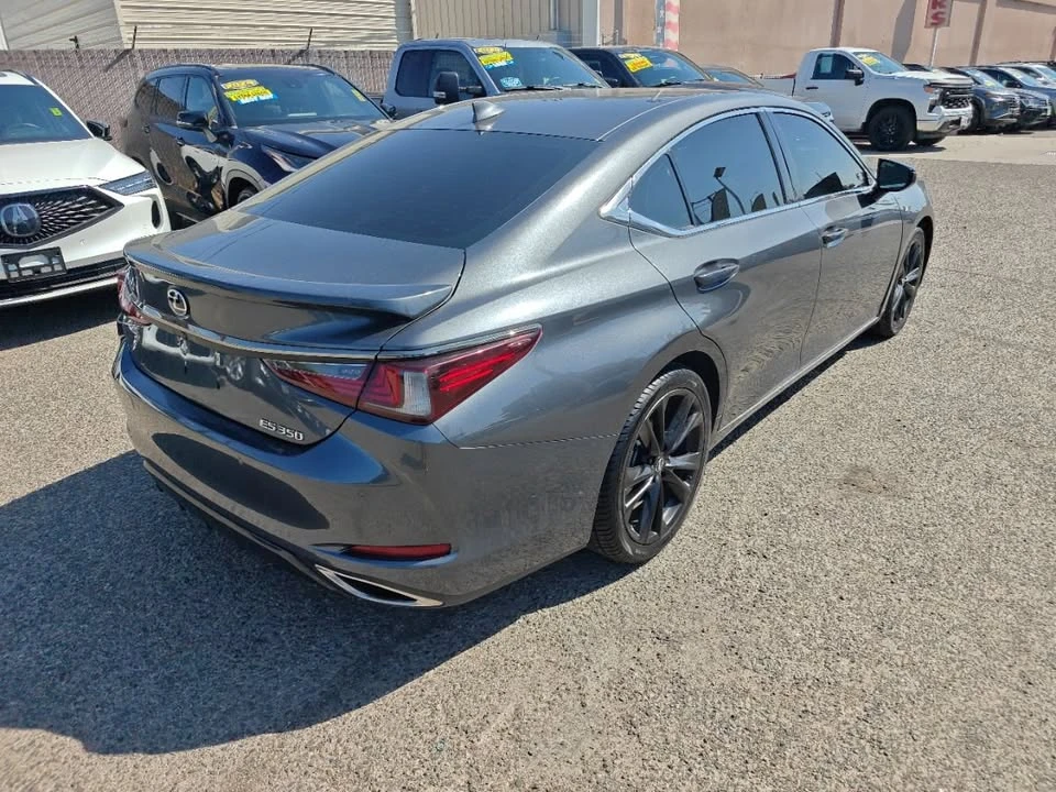 2022 Lexus ES 7th Gen - Image 7 of 19