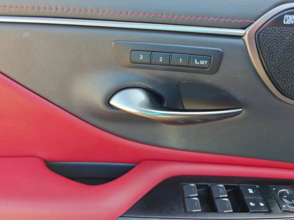 2022 Lexus ES 7th Gen - Image 19 of 19