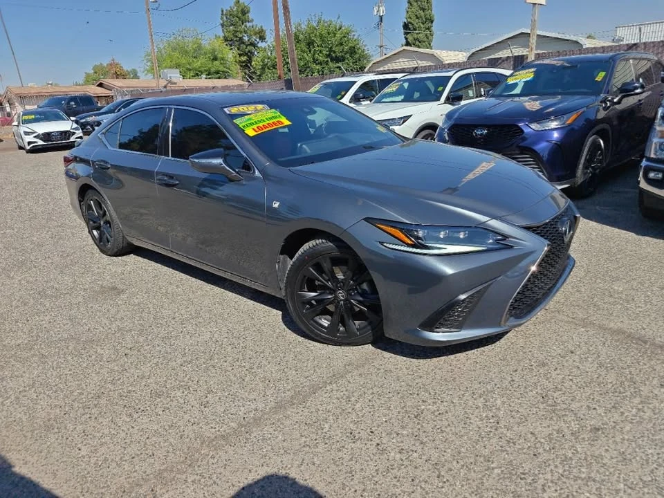 2022 Lexus ES 7th Gen - Image 16 of 19