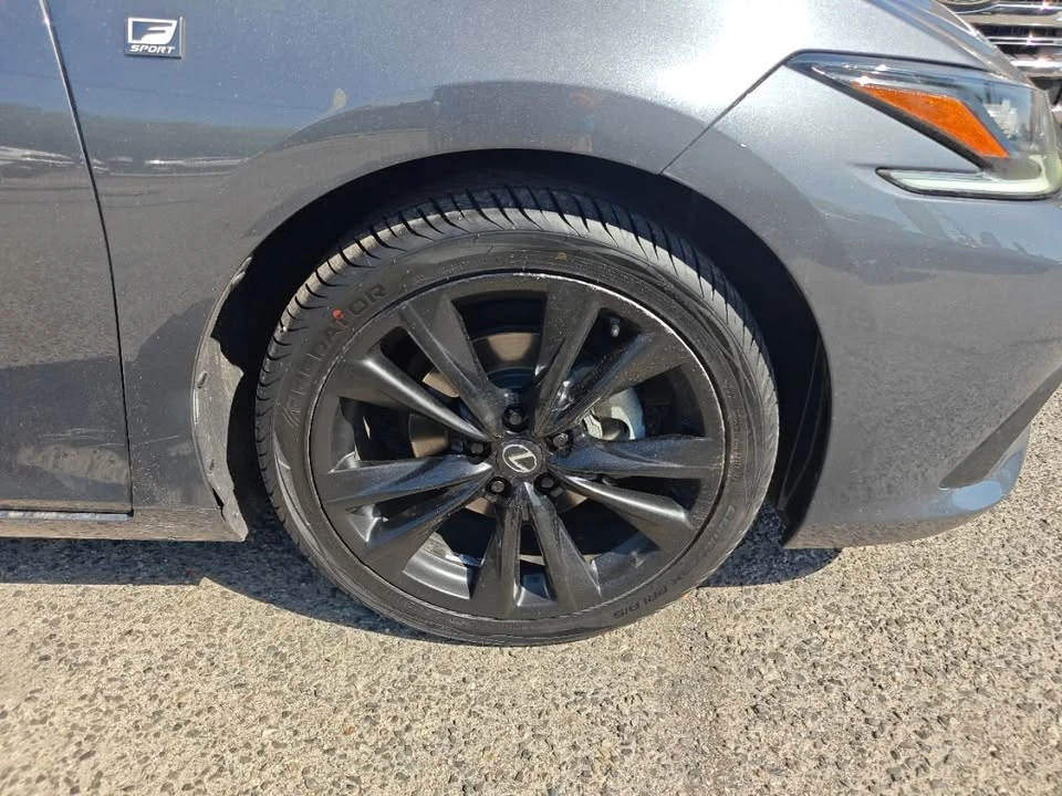 2022 Lexus ES 7th Gen - Image 10 of 19