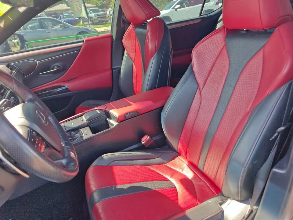 2022 Lexus ES 7th Gen - Image 13 of 19