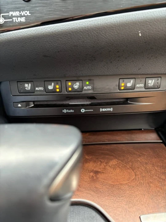 2022 Lexus ES 7th Gen - Image 8 of 11