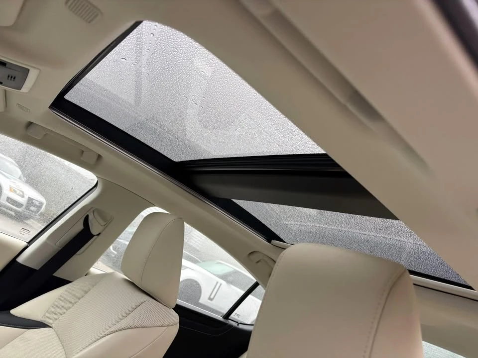 2022 Lexus ES 7th Gen - Image 8 of 10